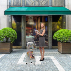 Distributeur de brochures grande capacité